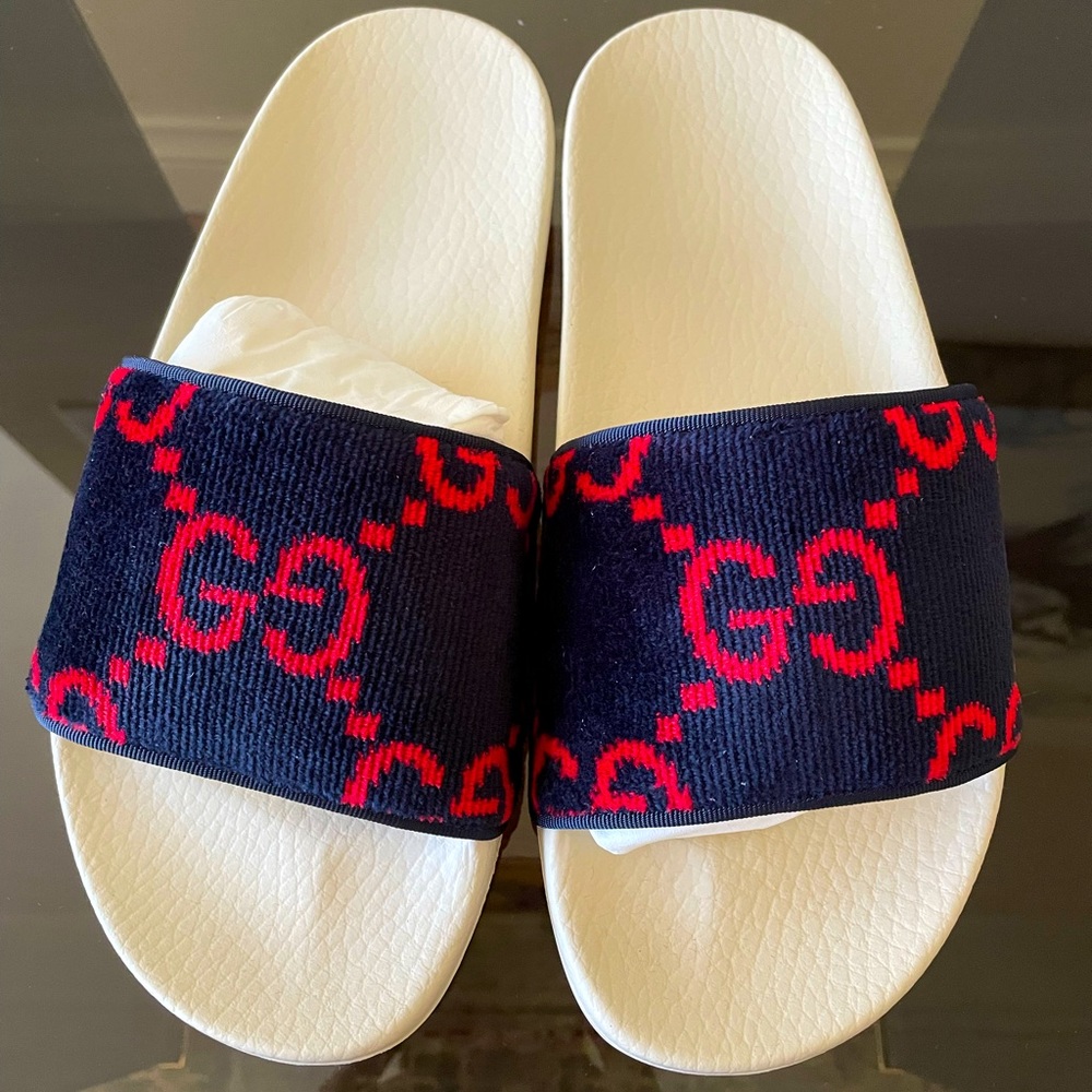 AUTHENTIC GUCCI SLIDES, SIZE 38